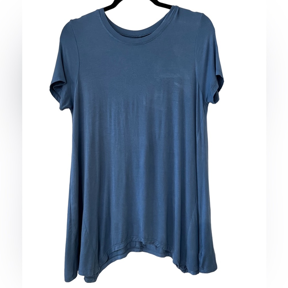 New Directions Lapis Blue Sharkbite(Assymetrical) Hem Short Sleeve T-Shirt